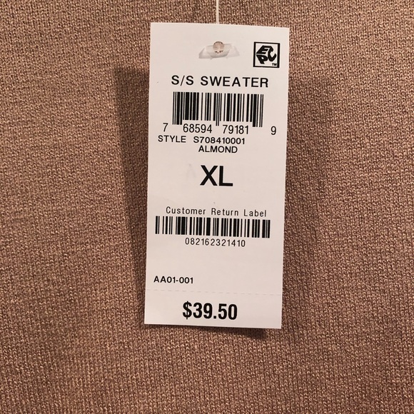 NWT - Short sleeve sweater. Flutter Sleeve Peplum Sweater - Picture 3 of 4